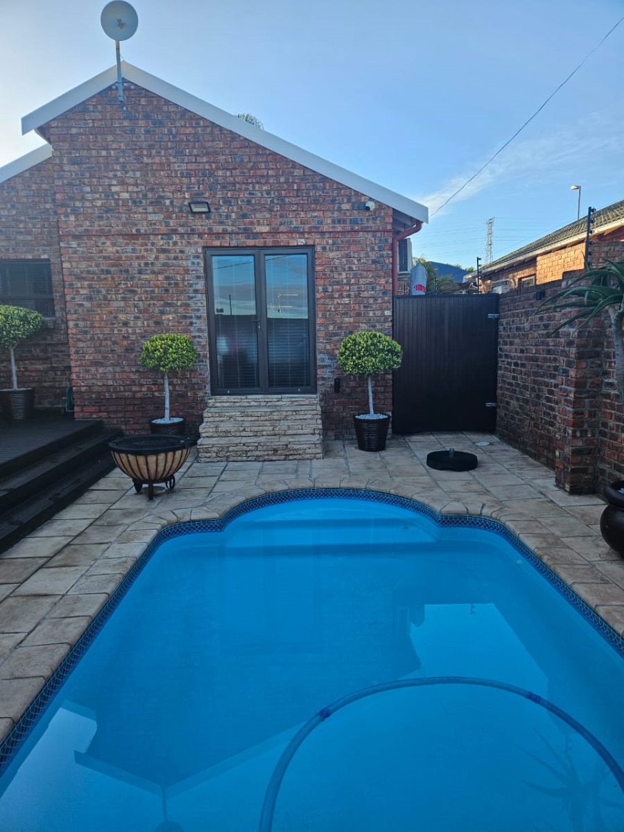 2 Bedroom Property for Sale in Strelitzia Park Eastern Cape